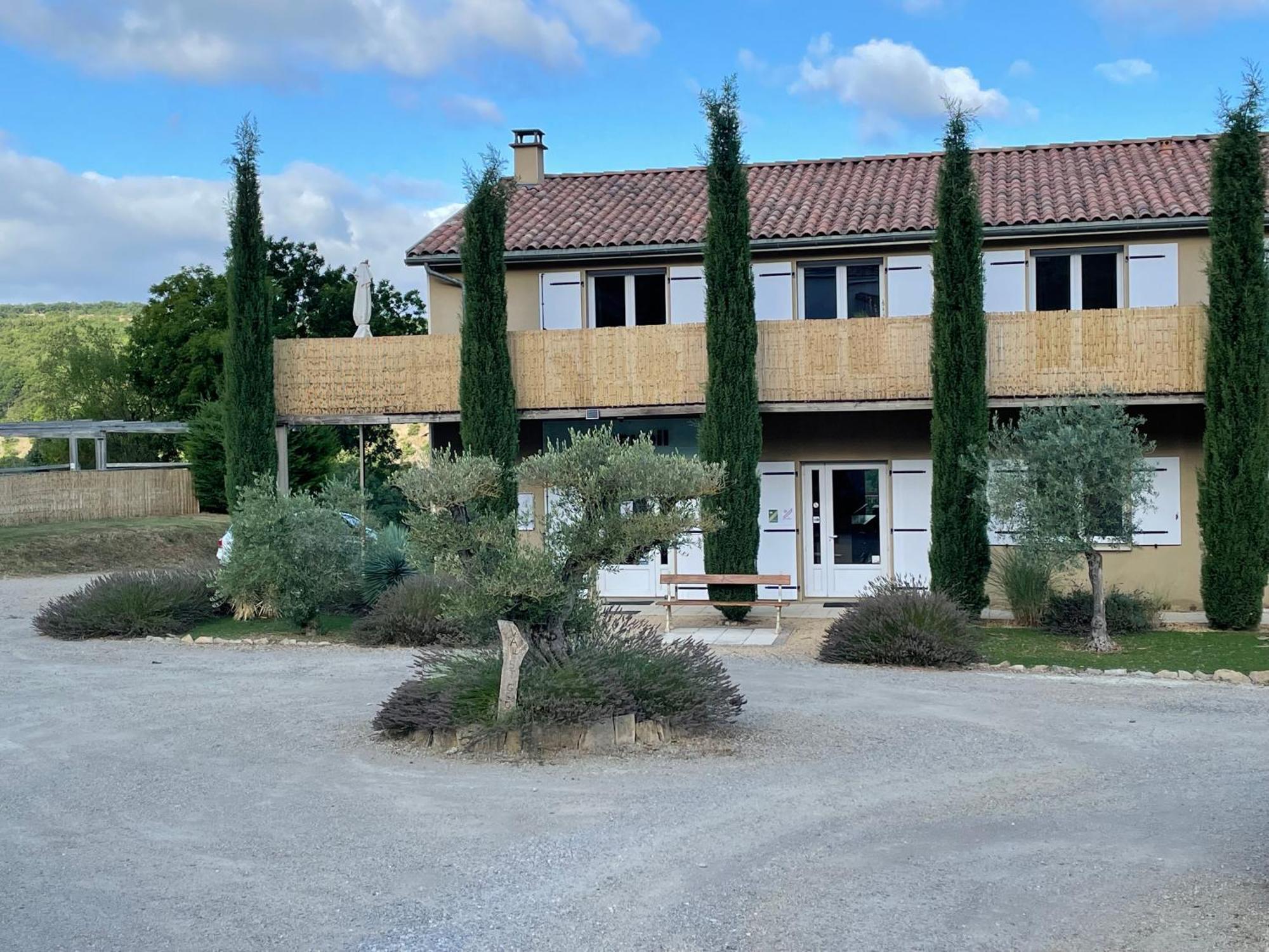 Val St Georges Hotel Saint-Georges-de-Luzencon Bagian luar foto