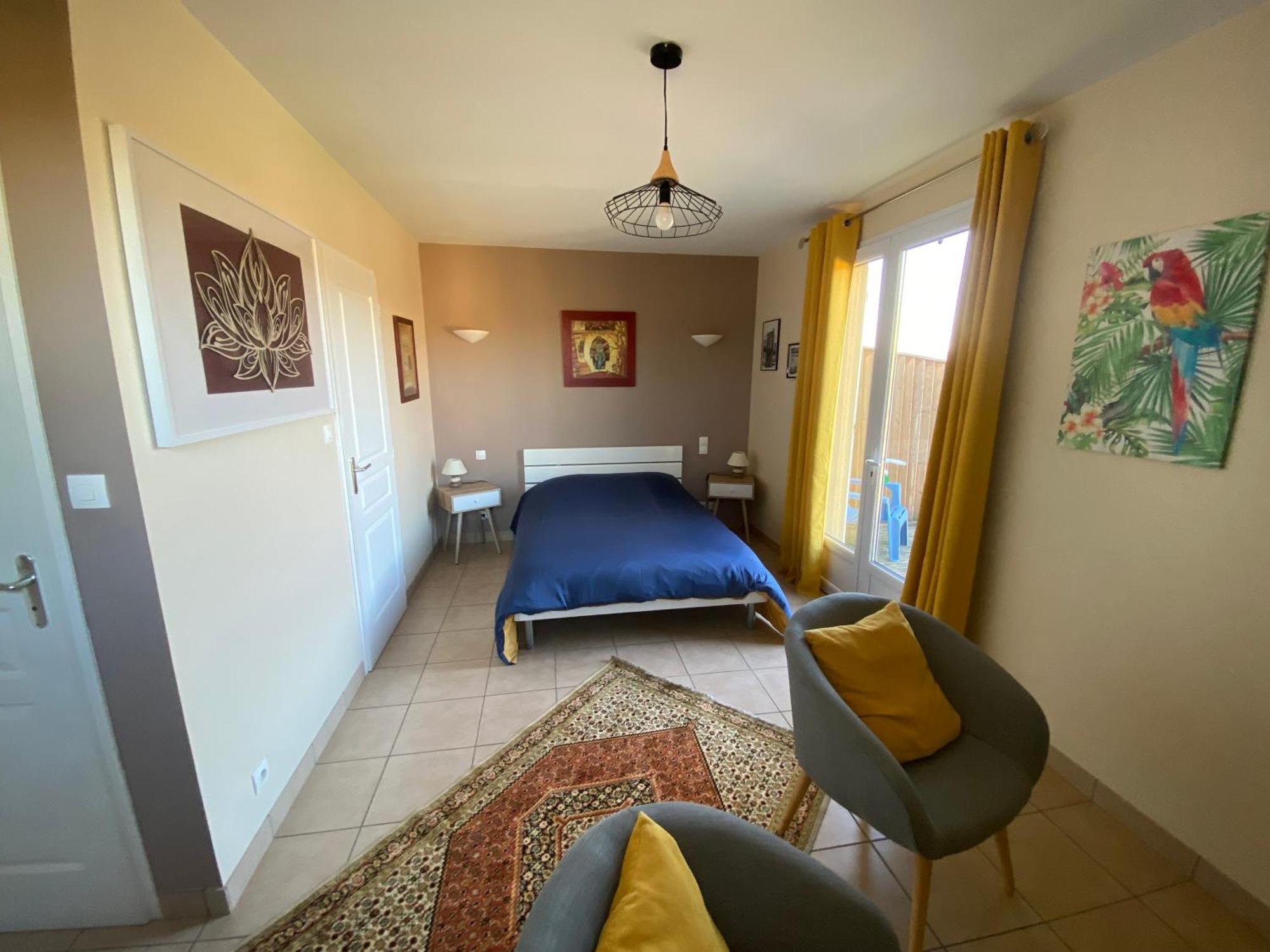 Val St Georges Hotel Saint-Georges-de-Luzencon Bagian luar foto